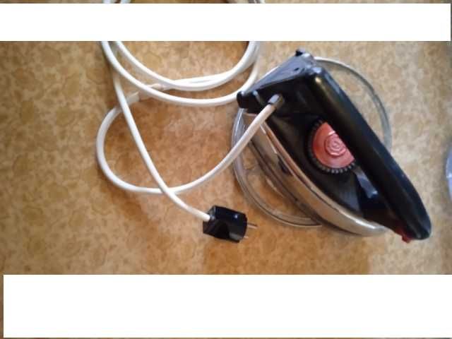 Ретро руска ютия УТАП 1000-1.8