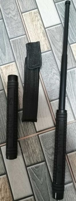 Бейзболна бухалка, черен метален бокс , палка