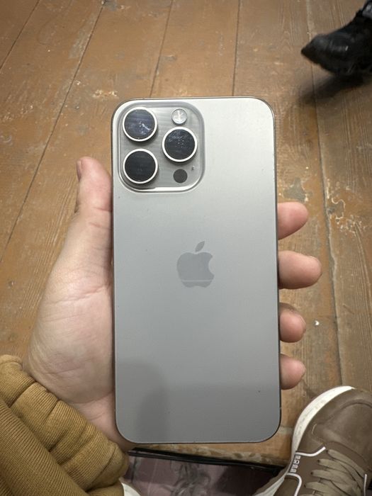 Iphone 15 pro max Esim