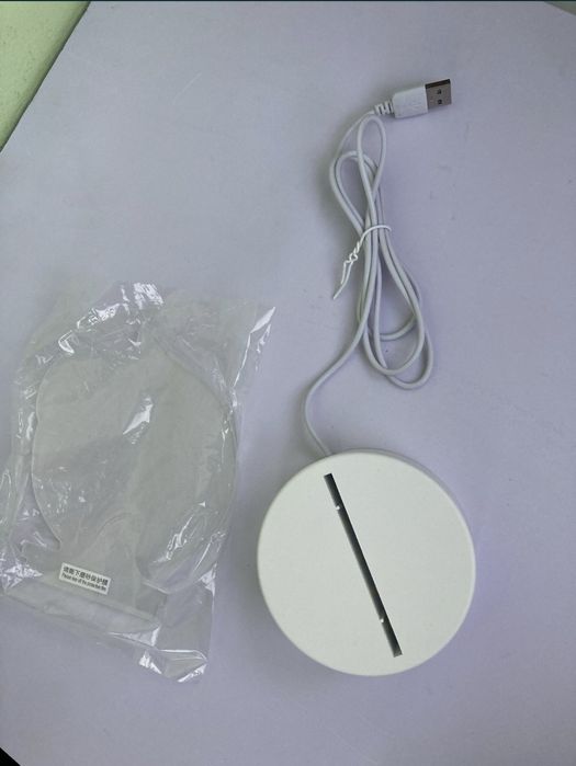 Lampa de veghe 3D cu planete si stele