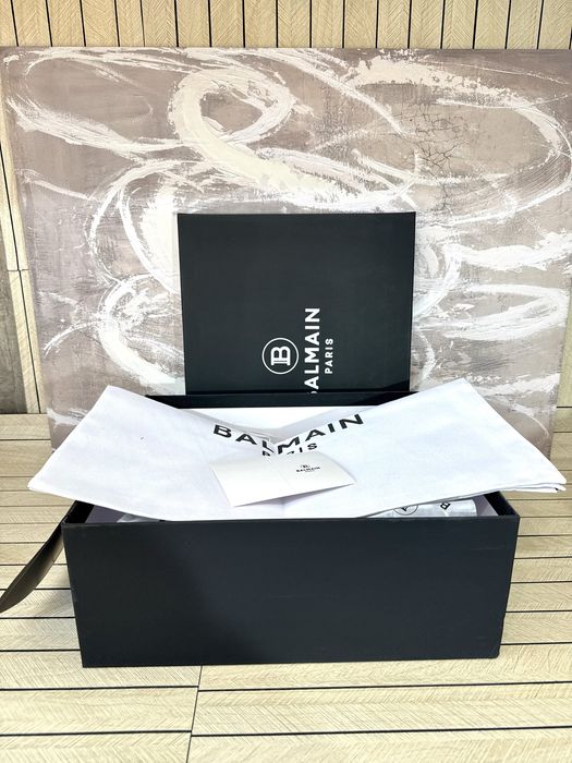 Balmain Unicorn Black White