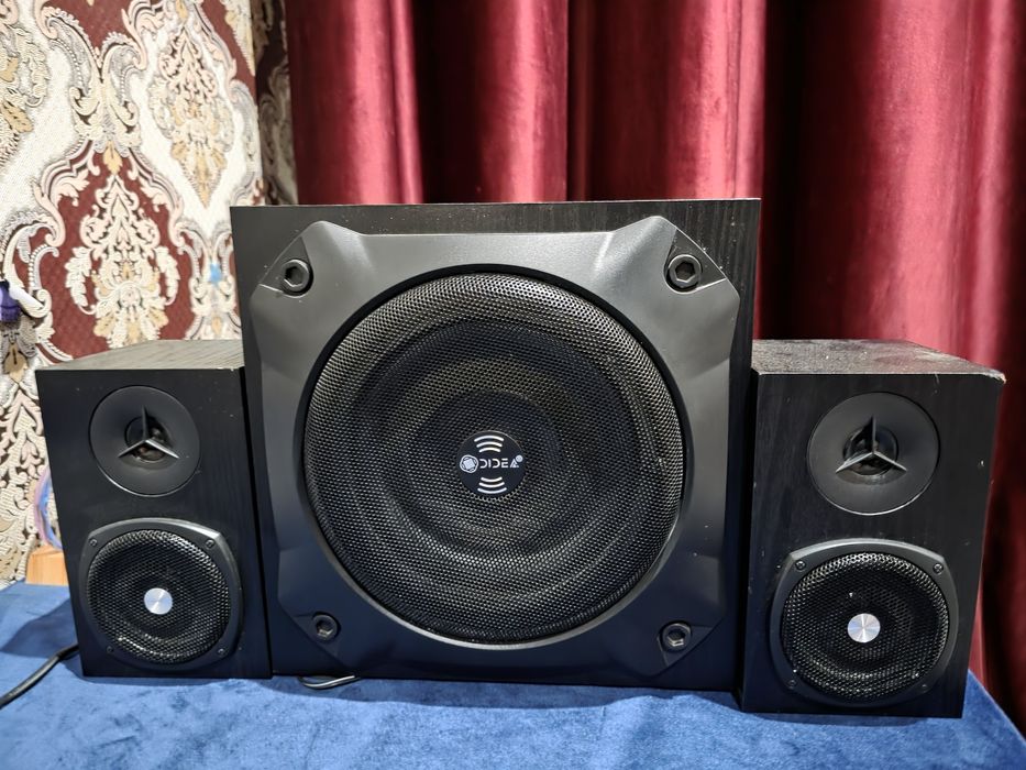 Didia . Kalonka . Kampyuter va muzika eshitish uchun .