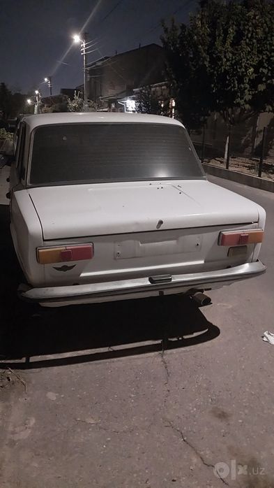 Vaz 21011 sotiladi