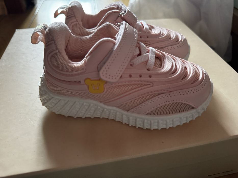 Продам детскую обувь