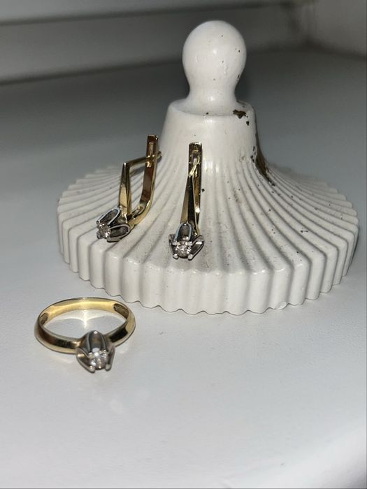 Золотой комплект с бриллиантами