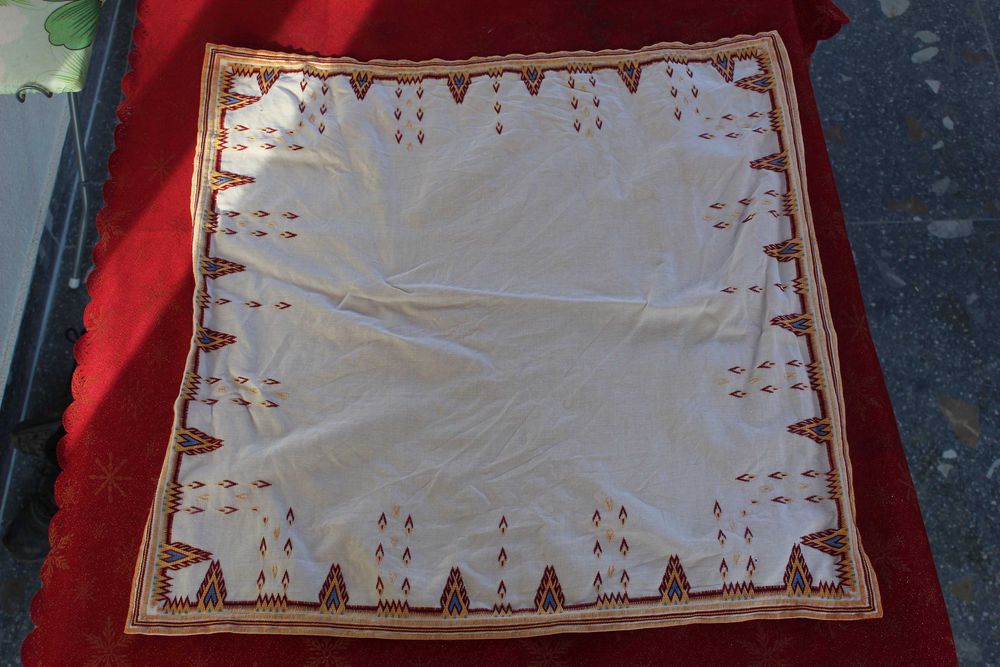 Покривки за маса на една кука,