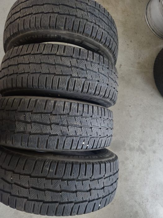 4 anvelope iarna Michelin 215 60 17 C stare buna