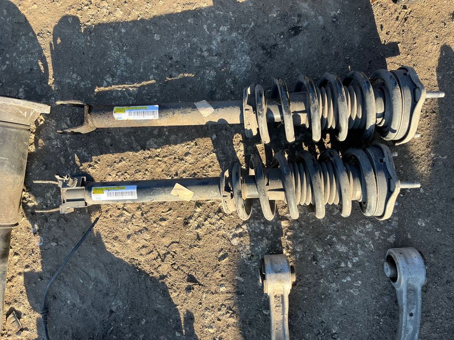 Окачване Mercedes W205 Предни шенкели кокали зад. полуоски амортисьори