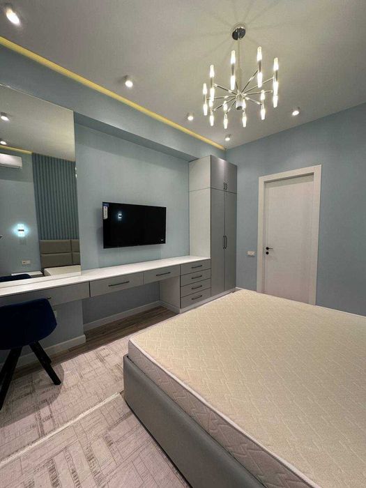 м. Айбек Сдается новая 3ком квартира в престижном комплексе!