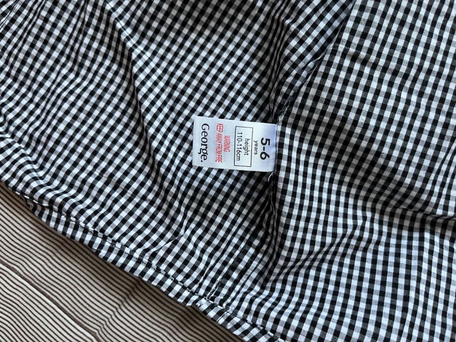 Комплект от риза и 2 чифта къси панталони за 5г.