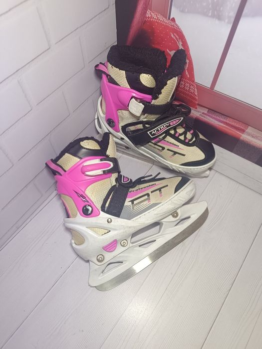 Продам коньки размер 33-36