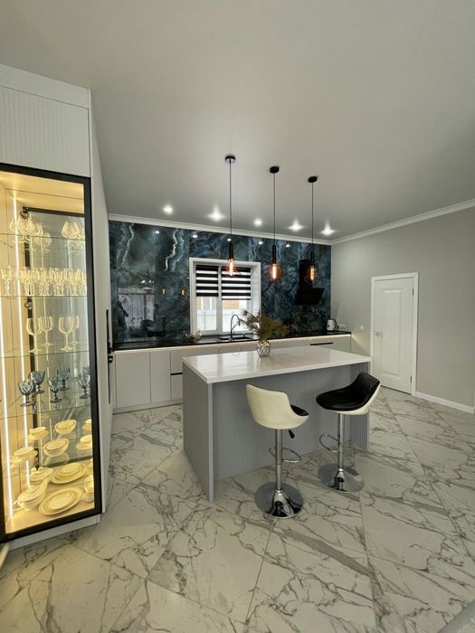 Продам Дом, Тепличное