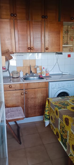 Директно от собственик, продава стандартен двустаен (голяма стая с тераса+спалня+кухня с тераса)ЗА РЕМОНТ