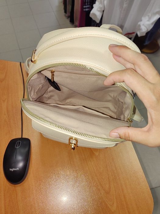 Дамска раница - нова