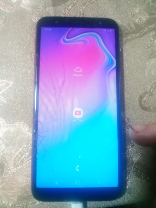 Продам телефон j6