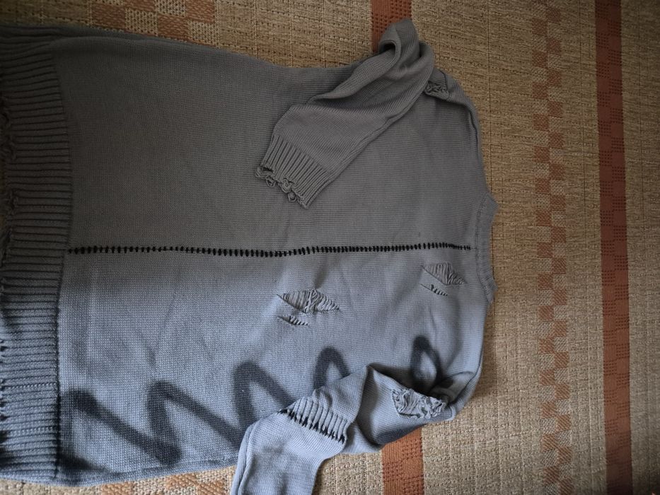 Свитер серый теплый