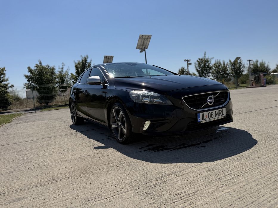 Volvo V40 D3 R-Design • 2014 • 2.0 Diesel 5 cilindri • 150 CP