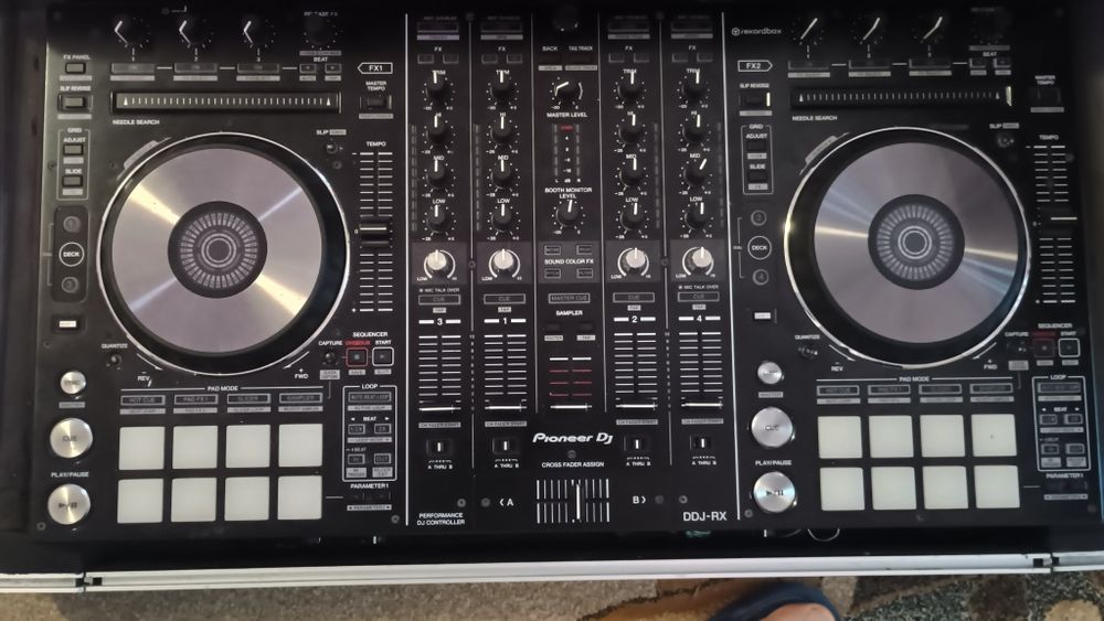 Consola Pioneer cu Rack Case si Soft Record Box