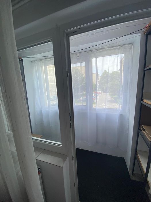 Închiriez garsoniera
