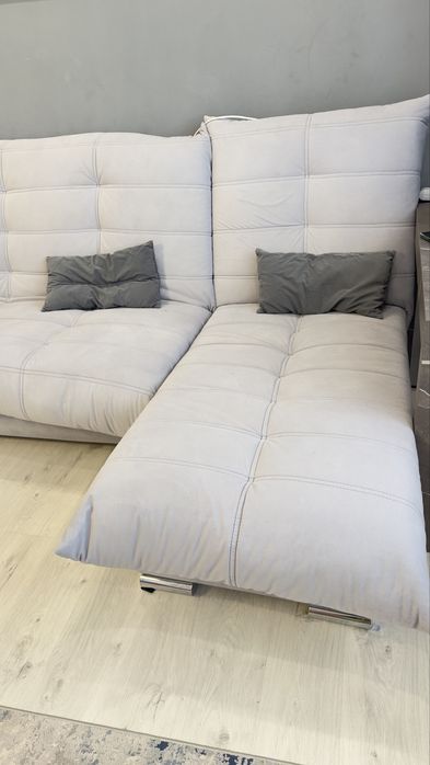 Продам два дивана с оттоманкой.