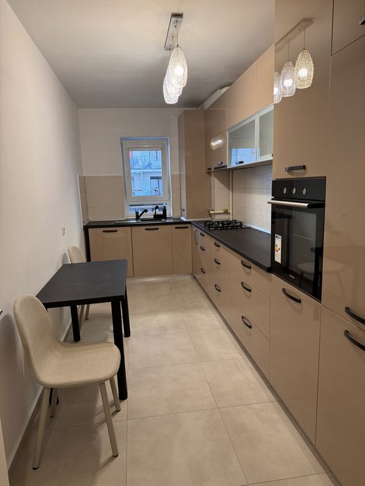 Apartament 3 camere de inchiriat