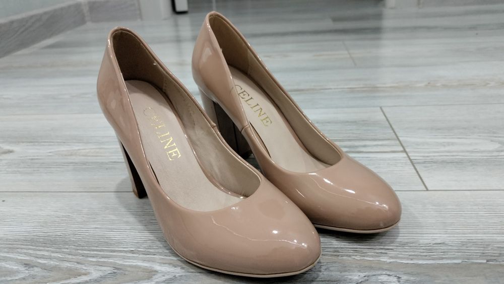 Продам женскую обувь