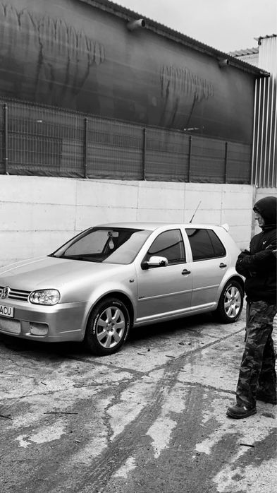 Vand golf 4 1.6 pret negociabil