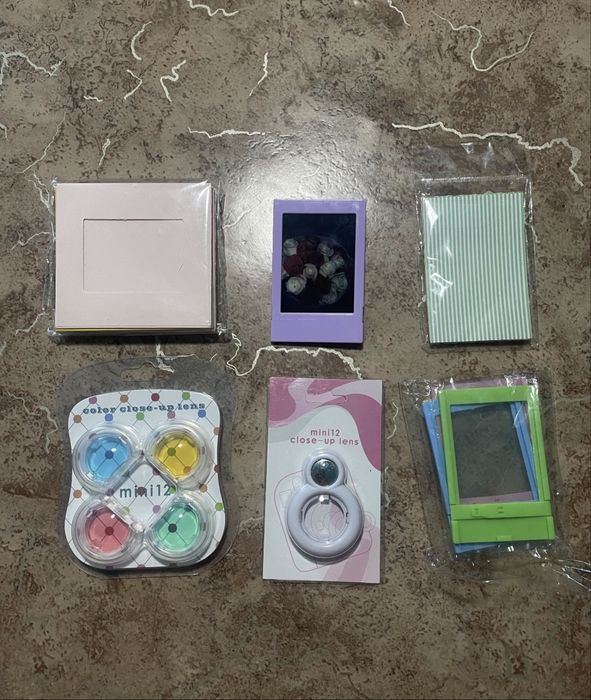 Fujifilm Instax Mini 12 + набор аксессуаров