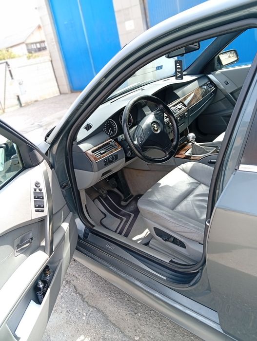 BMW e60 2005  3.0