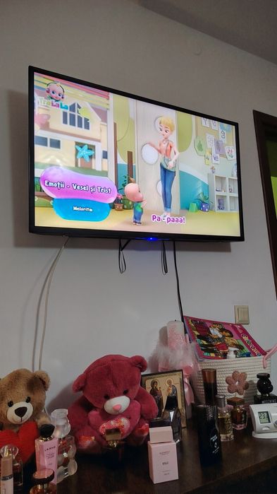 Tv sharp 108 cm vand decat in Giurgiu