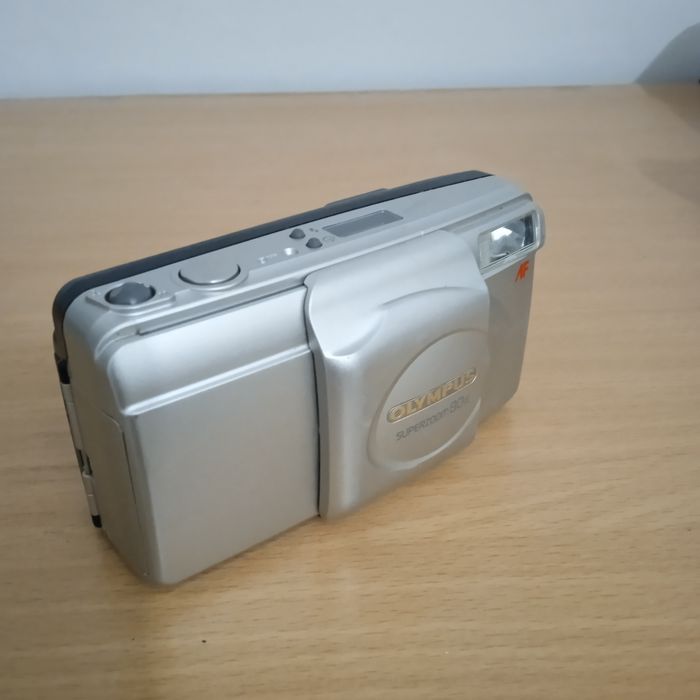 Плёночный фотоаппарат Olympus superzoom 80G