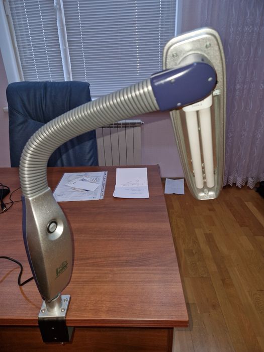 Настольная лампа с креплением