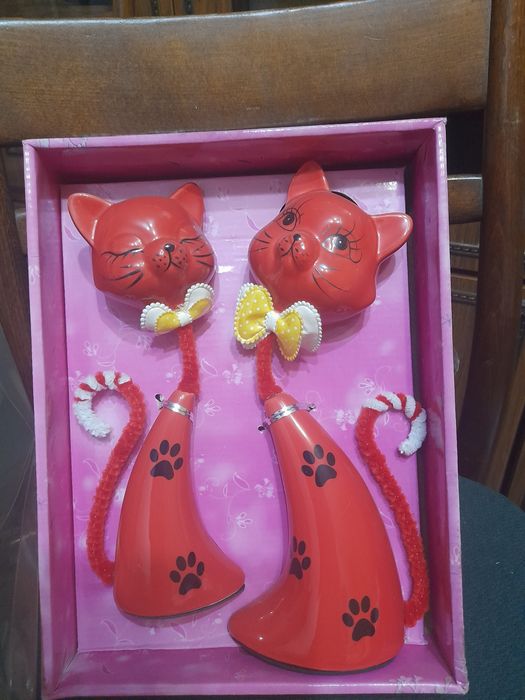 Статуэтки кошечек,две штуки