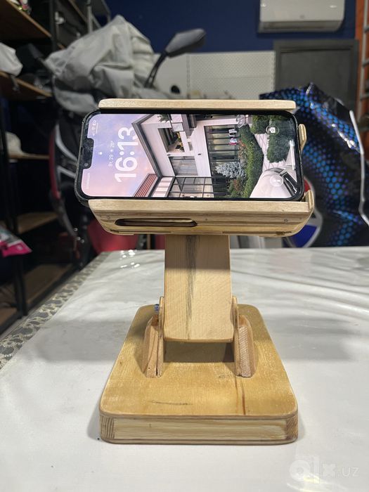 Telefon derjatil qo’l mexnatida yasalgan