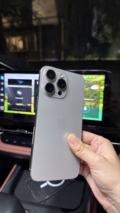 iPhone 15pro max 256mb