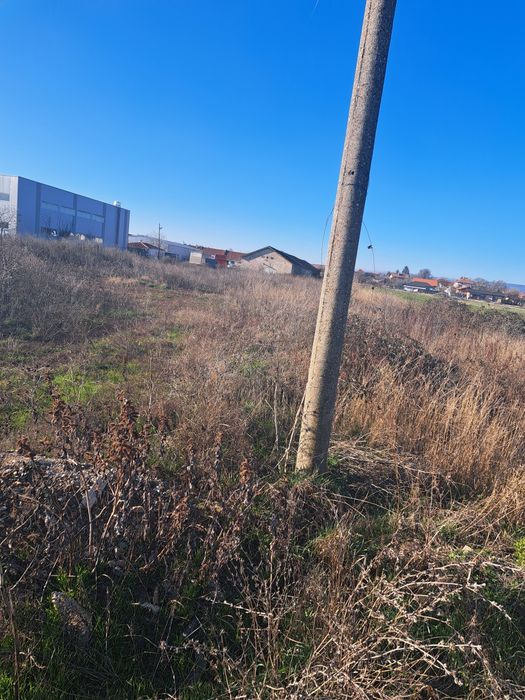 Дава се под наем място в гр.Костинброд