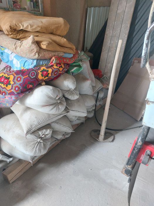 отдам засохший цемент