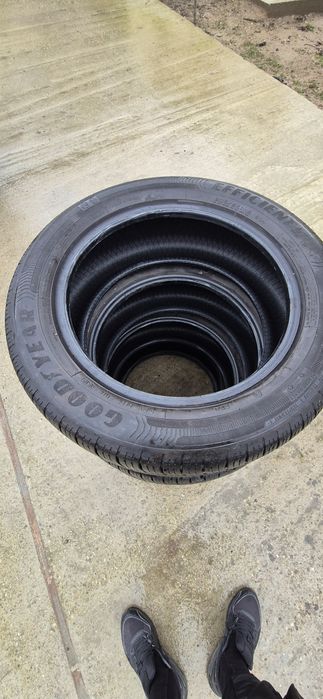 Vând anvelope vara good year 205 55 r16