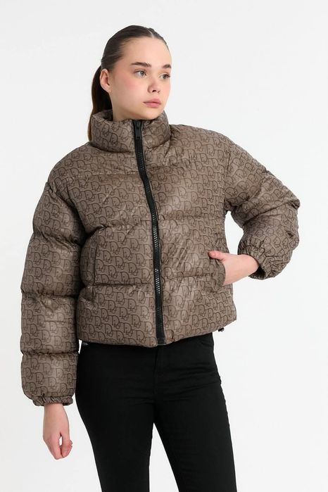 Дамско яке
Внос от Турция
С-2ХЛ
Доставка до 2 дни с преглед и тест