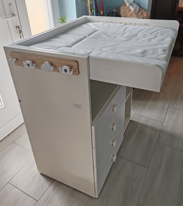 Comoda de înfășat