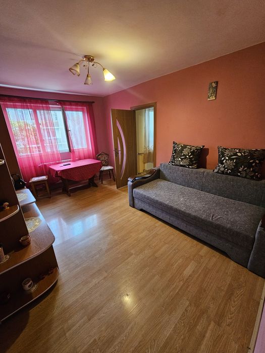 Dau în chirie apartament 2 camere.