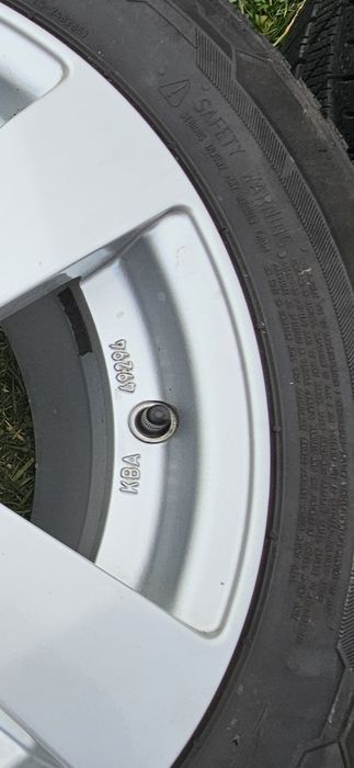 Set jante aliaj plus anvelope iarnă Barum Polaris 5, 205/55/R16, Skoda