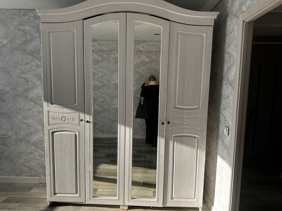 Продам шифоньер.