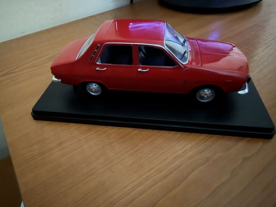 Vand macheta DACIA 1300 din anul 1970 - scara 1:24 (lungime 18cm)