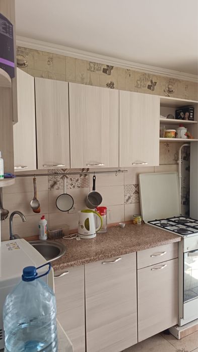 кухонный гарнитур продам срочно
