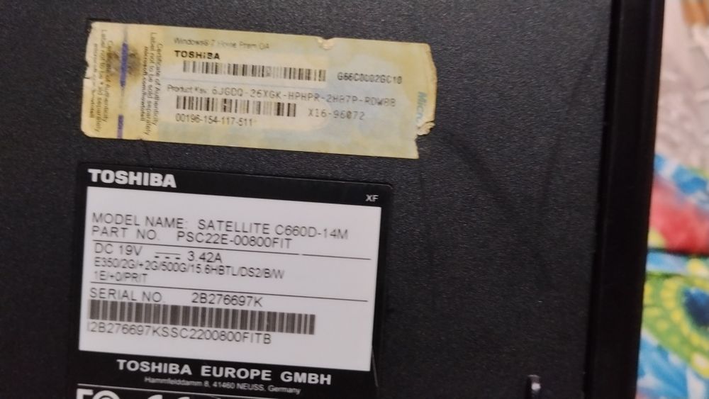 Vând laptop Toshiba