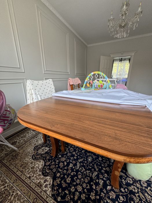 Деревянный стол