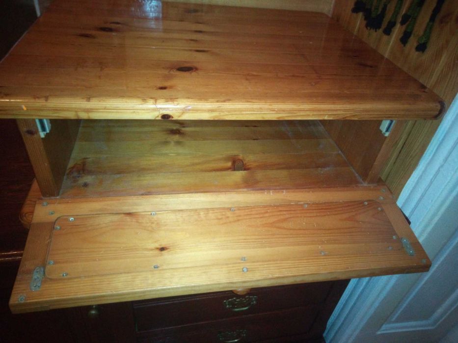 de  vanzare     suport    pentru  ori  ce !!!