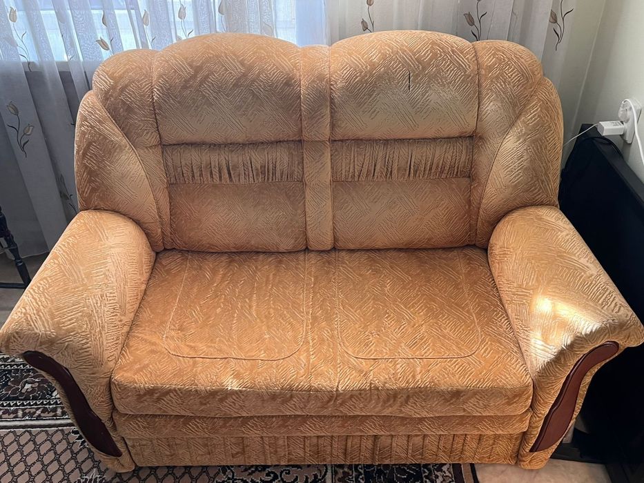 Продам комплект диванов