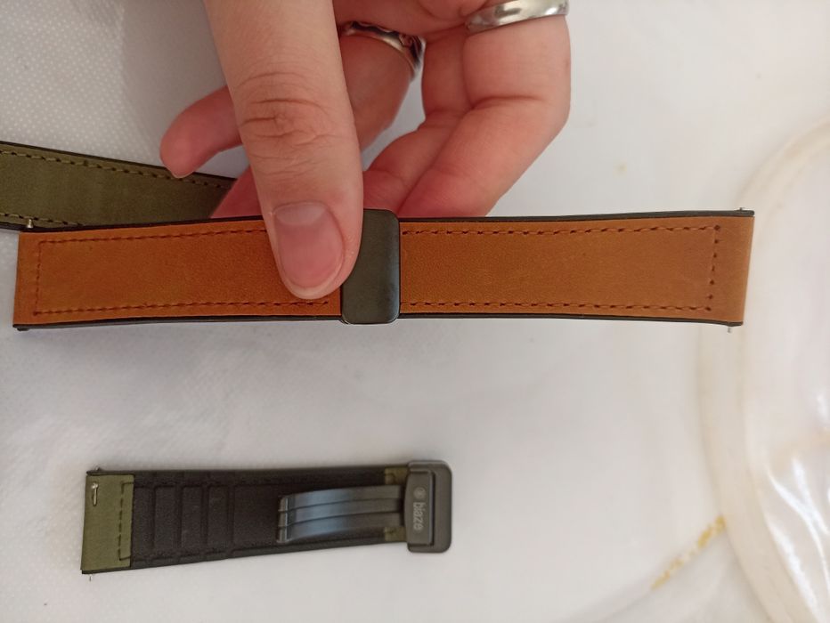 Ремешки на часы по 2500 каждый